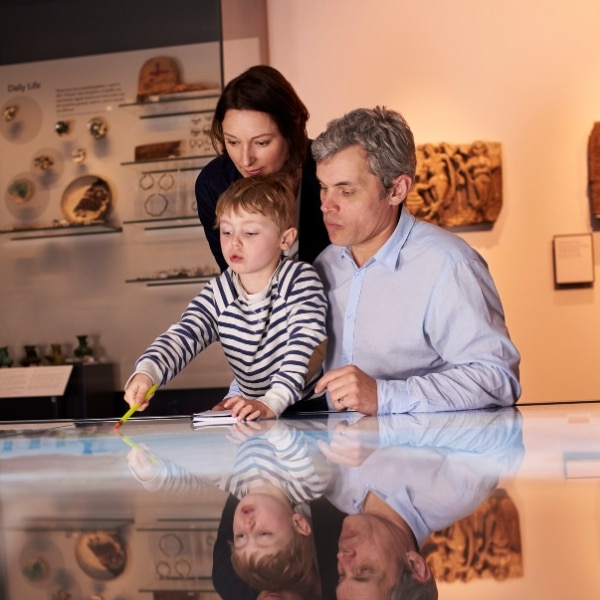 A family A family visiting the Cincinnati Art Museum while Hall-Mark Premier Cleaning professionally cleans their home